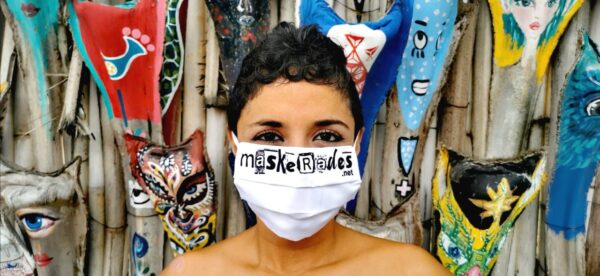 Get a pair of makerades.net masks !
