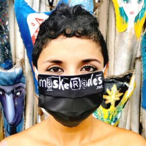 Get a pair of makerades.net masks !