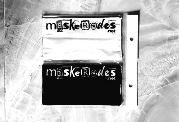 Get this pair of makerades.net masks !